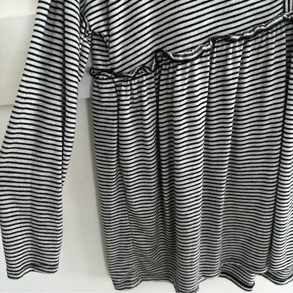 Time and Tru Maternity Black and White Stripe Long sleeve Flowy Top M - Picture 4 of 10